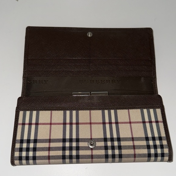 Burberry Nova Check Wallet - Picture 6 of 8